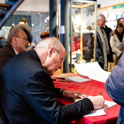 Signierstunde / Erzdiözese Wien/ Schönlaub, Stephan Schönlaub