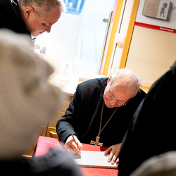 Signierstunde / Erzdiözese Wien/ Schönlaub, Stephan Schönlaub