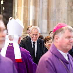 Stephansdom: Österreich nahm Abschied von Papst Franziskus / Erzdiözese Wien/ Schönlaub, Stephan Schönlaub Stephansdom: Österreich nahm Abschied von Papst Franziskus