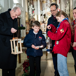 Friedenslicht in Wien angekommen / Erzdiözese Wien/ Schönlaub, Stephan Schönlaub