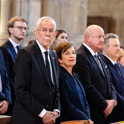 Stephansdom: Österreich nahm Abschied von Papst Franziskus / Erzdiözese Wien/ Schönlaub, Stephan Schönlaub Stephansdom: Österreich nahm Abschied von Papst Franziskus