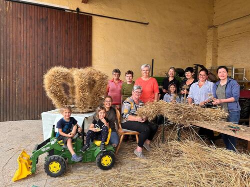 Erntekrone flechten in Gnadendorf