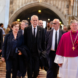 Stephansdom: Österreich nahm Abschied von Papst Franziskus / Erzdiözese Wien/ Schönlaub, Stephan Schönlaub Stephansdom: Österreich nahm Abschied von Papst Franziskus