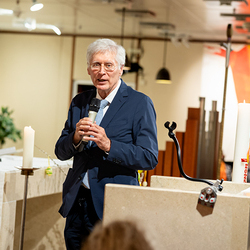 Weihe Altarbild AKH / Erzdiözese Wien/ Schönlaub, Stephan Schönlaub